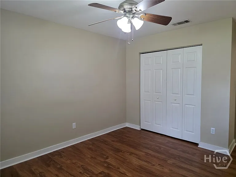 407 Savannah Ave — Photo 14