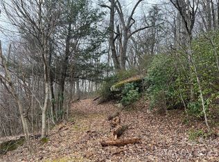 32 Grand Oaks Dr, Hendersonville, NC 28792