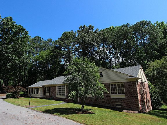 2nd image of 100 Woodhall Dr