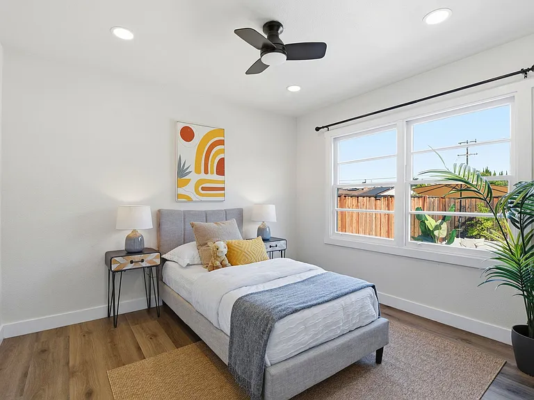 641 Toyon Ave — Photo 10
