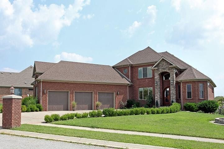 1st image of 613 Imperial Lakes Dr