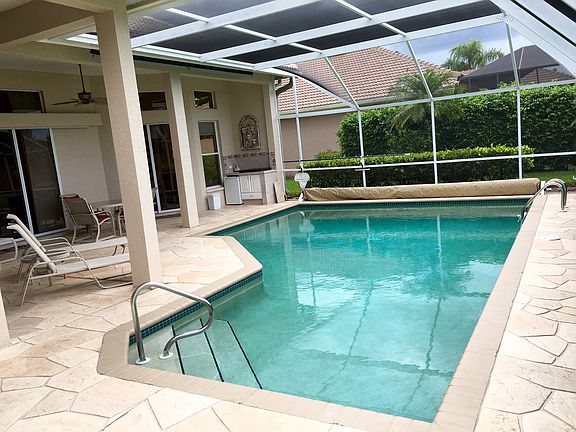 Enclosed Pool Cage