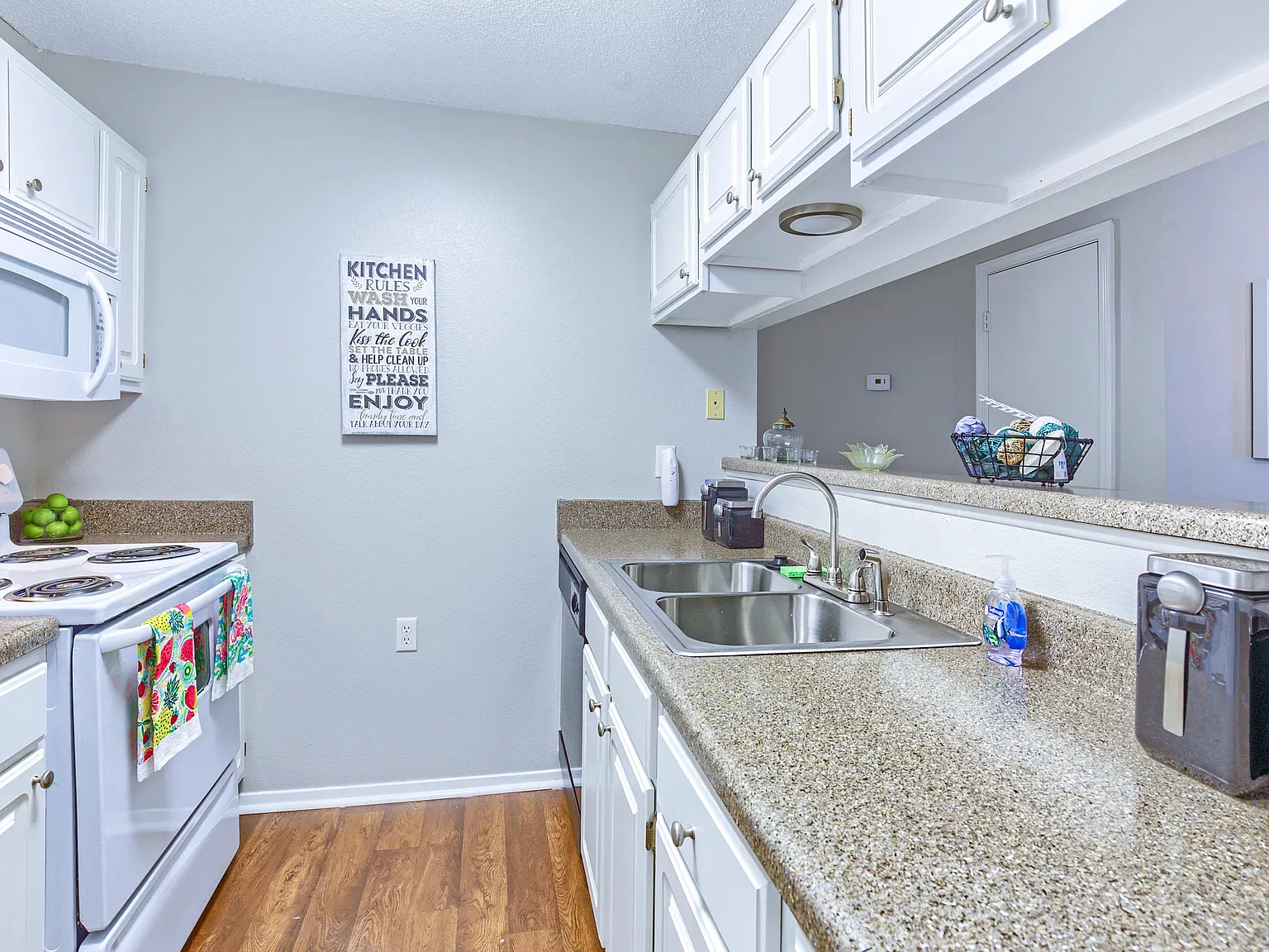 Annandale Gardens Apartments — Photo 1