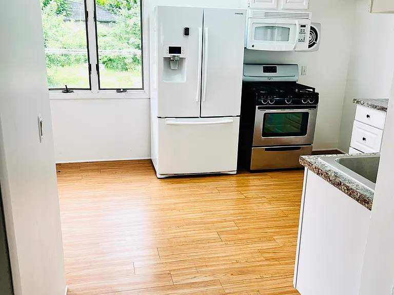 740 Grand Ave — Photo 11