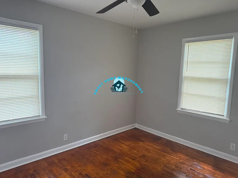916 Patricia Dr — Photo 8