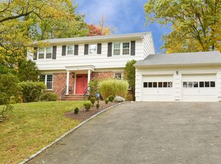 9 Consul Rd, Livingston, NJ 07039