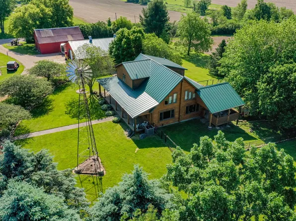 14742 Best Rd, Davis, IL 61019