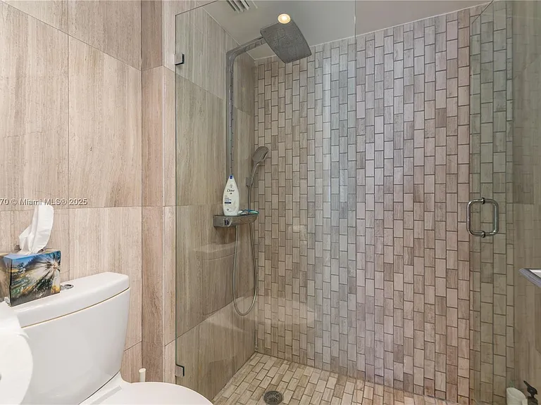 2301 Collins Ave #716 — Photo 14