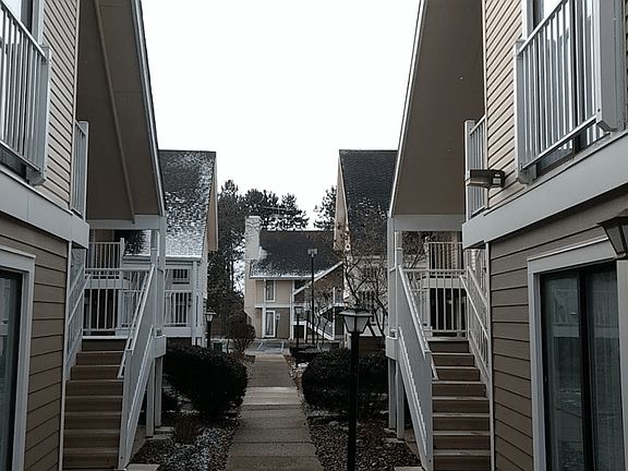 3rd image of 800 Victors Way #1102