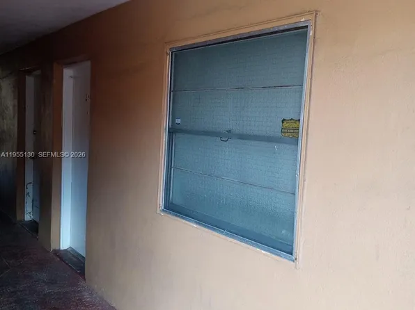 1230 W 54th St APT 216A, Hialeah, FL 33012