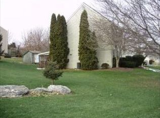 812 Kings Arms Ln, Lancaster, PA 17602