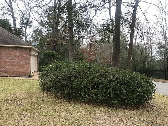 3rd image of 217 Broadmoor Dr