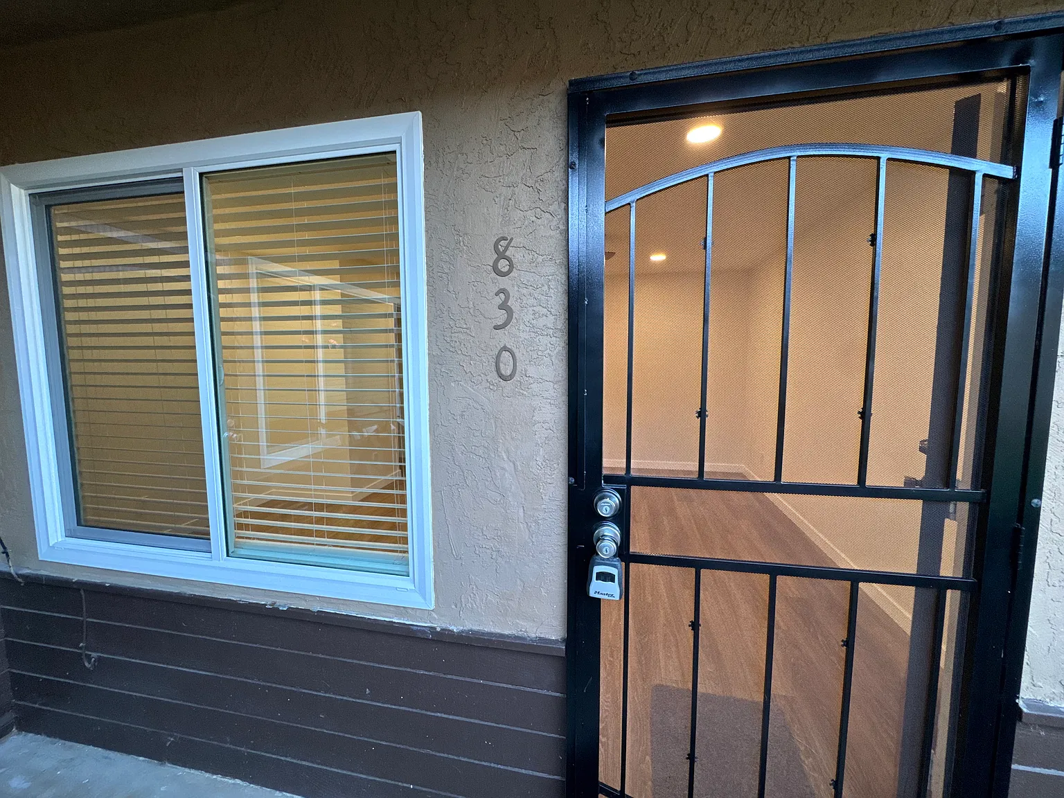 3 bed, 1100 sqft, $3,195 — Photo 3