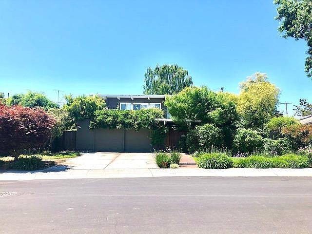 1st image of 3264 Murray Way