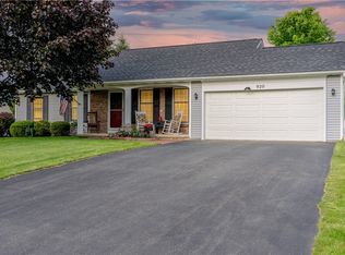 920 Limpet Dr, Webster, NY