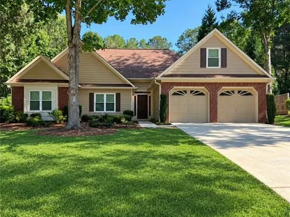 2570 Tribble Gates Dr, Loganville, GA 30052