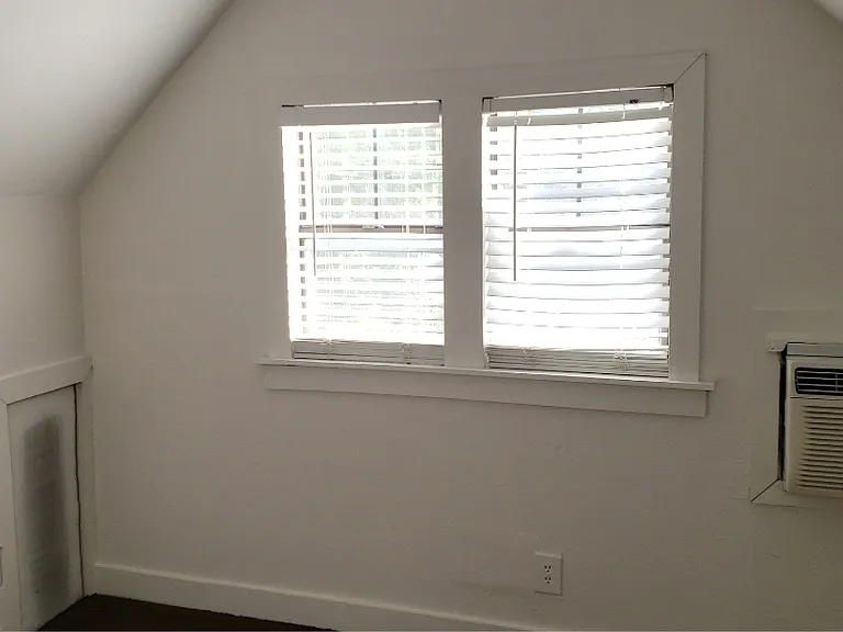 4524 Liberty St — Photo 6