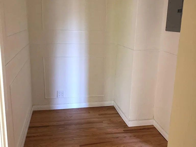 802 N Sweetzer Ave #204 — Photo 13