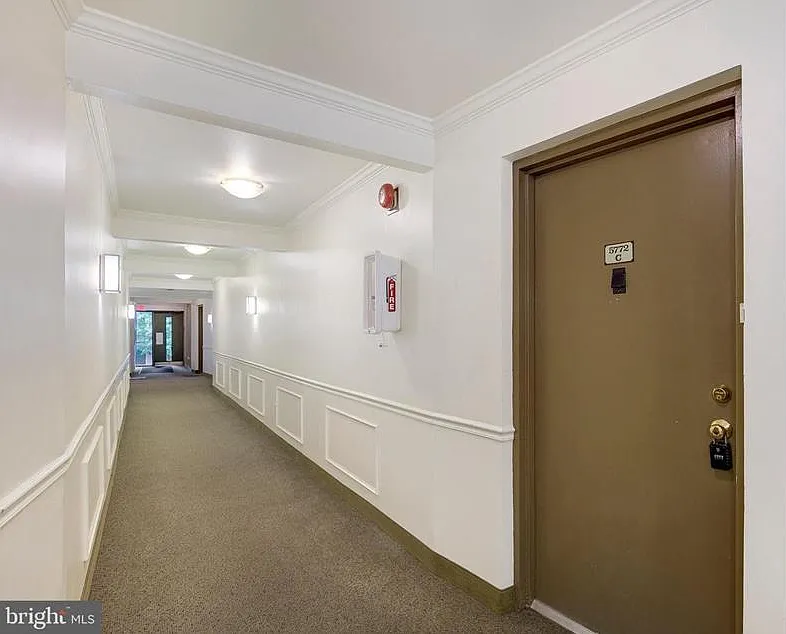 5772 Rexford Ct — Photo 4