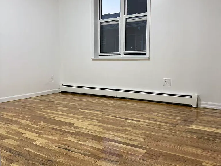 2169 E 17th St #1 — Photo 3