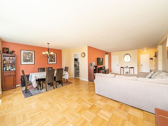 4th image of 4555 Henry Hudson Pkwy W #710