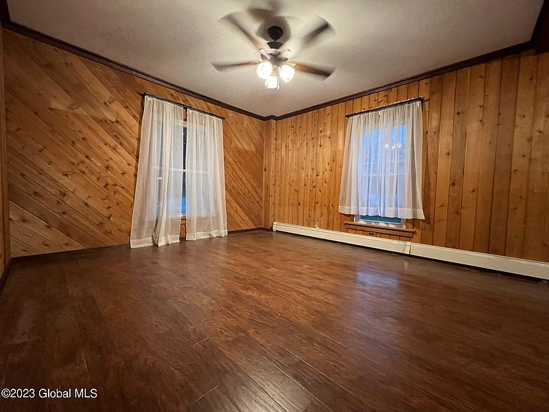 5th image of 317 Alexandria Avenue