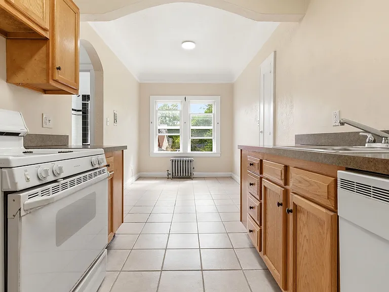 3214 Yorkshire Rd #202 — Photo 7