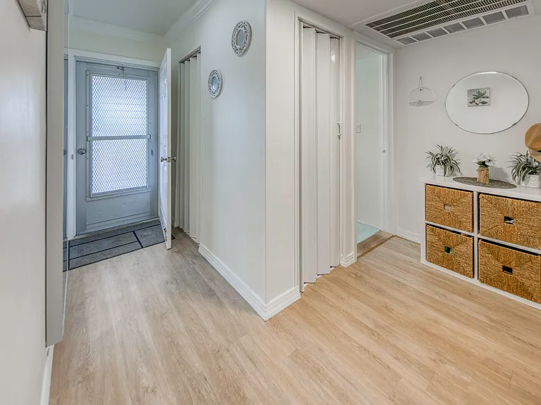 2566 Garden Dr S — Photo 7