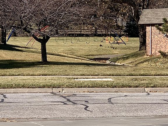5th image of 3504 Neerpark Dr