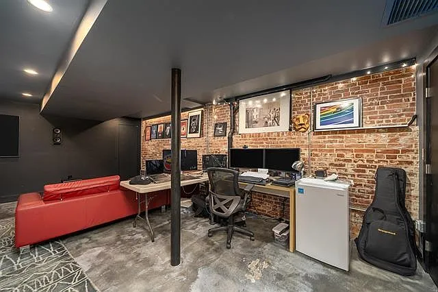 105 Fairview Ave — Photo 33