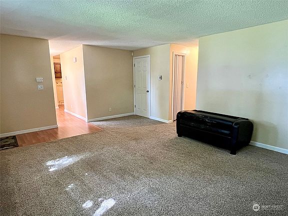 4th image of 31918 108th Avenue SE
