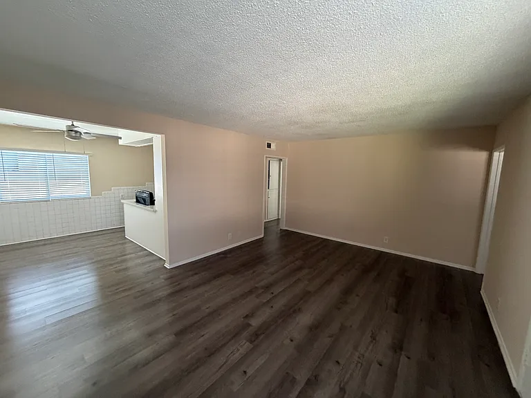11600 Adenmoor Ave — Photo 6