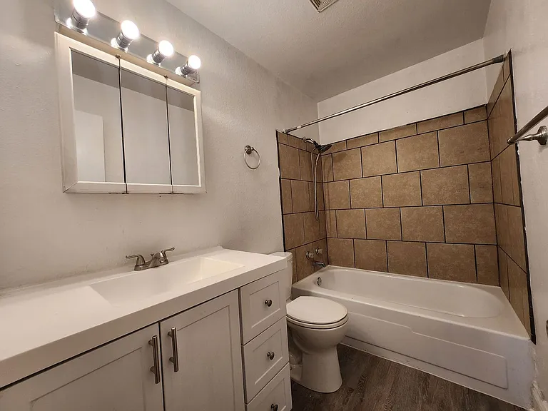 4420 Loomis Ave #4 — Photo 18