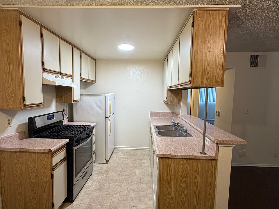 Apt 102