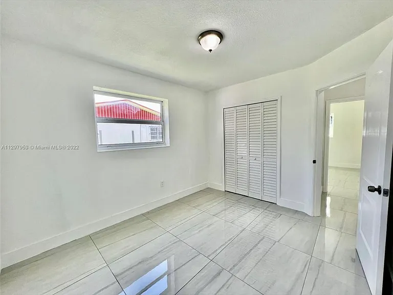 917 NW 103rd St #917 — Photo 15