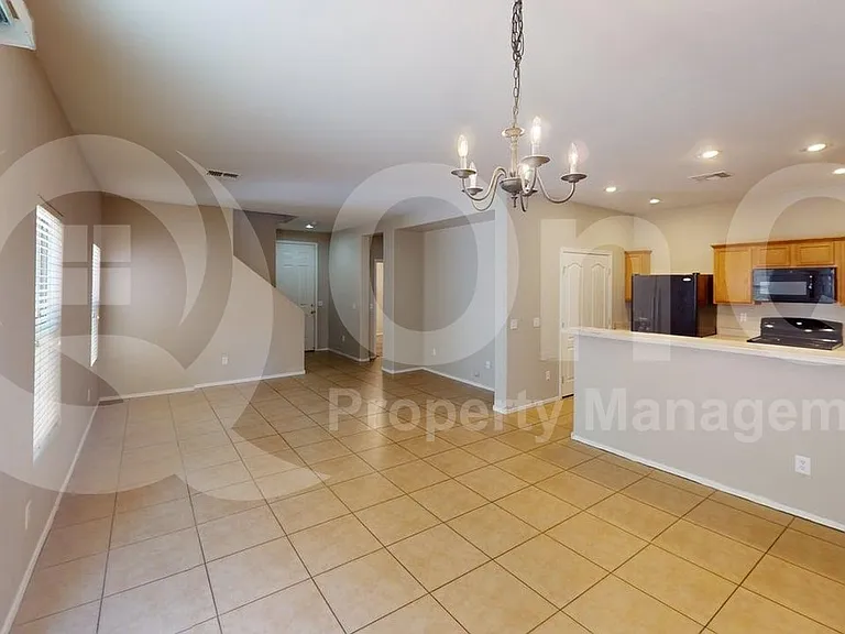 3915 E Kent Ave — Photo 5