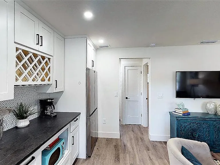 1910 Morrill St #5 — Photo 13