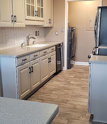 Kitchen & Laundry
