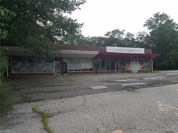 3rd image of 15969 Broadway Ave
