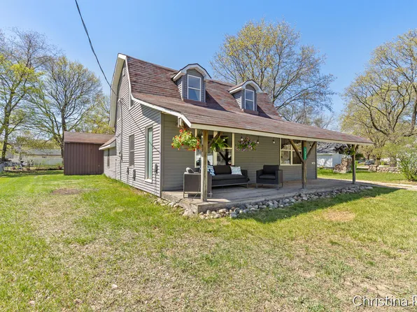 1007 N 4th St, Greenville, MI 48838