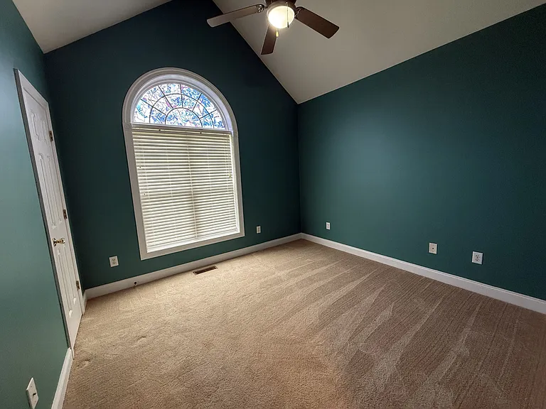 720 Carrington Ln — Photo 14