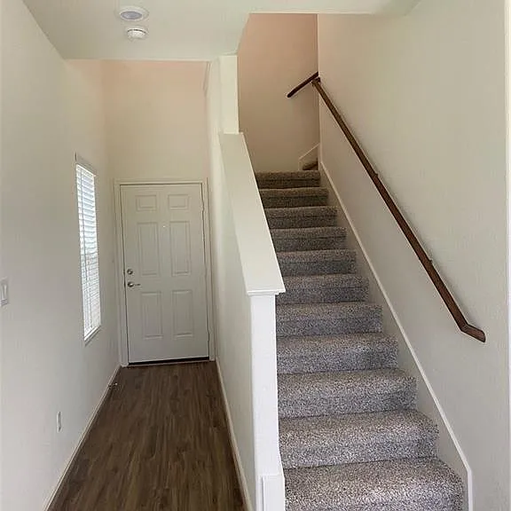 162 Andross Ln — Photo 2