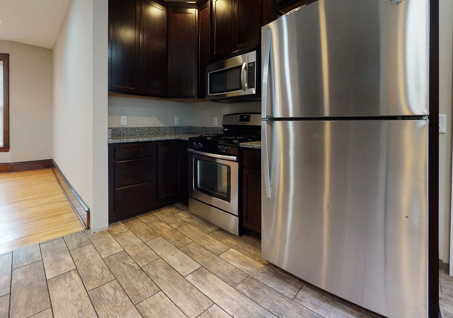 Affordable 5-Bedroom House Near U of M Campus — Photo 3