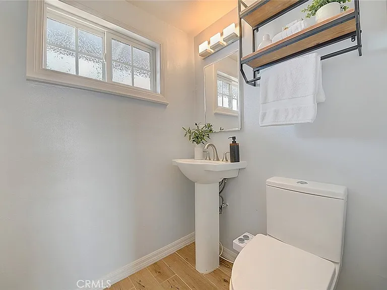 2044 W Spruce Ave — Photo 26