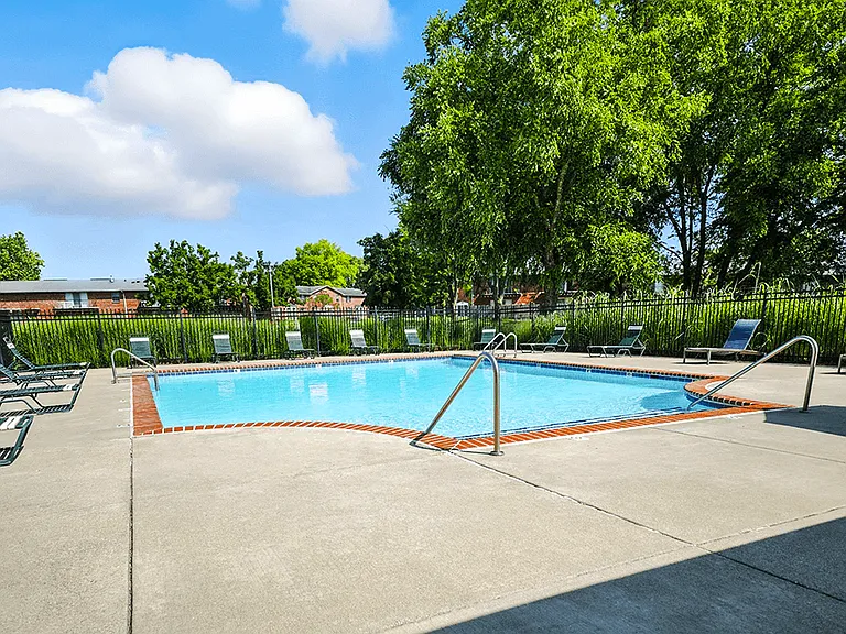 Ashton Pointe — Photo 11