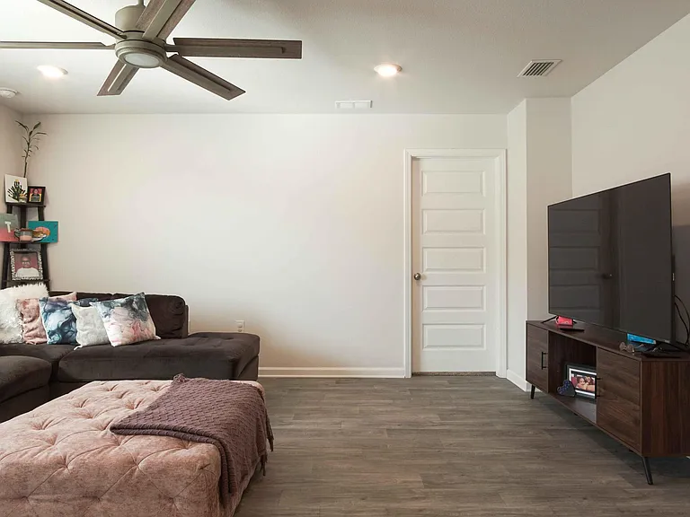 4028 Brighton Blvd — Photo 10