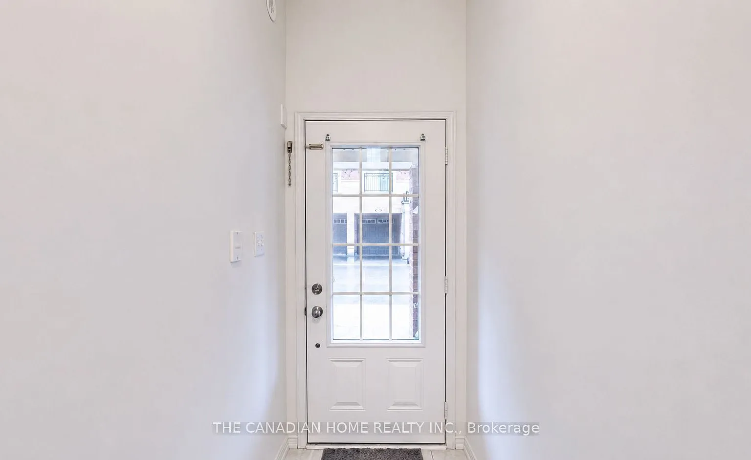 4 bed, $2,850 — Photo 2