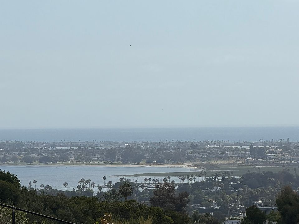 1st image of 3652 Clairemont Dr Unit 1A-1