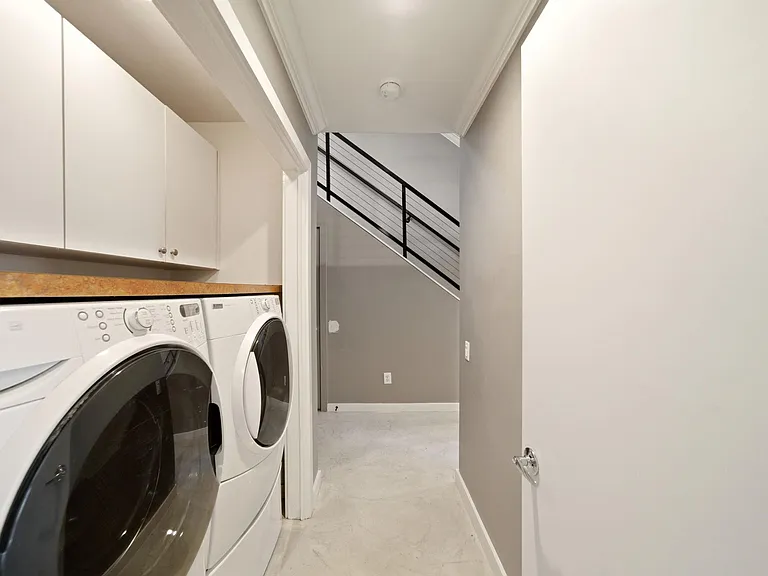 913 Saulnier St — Photo 18