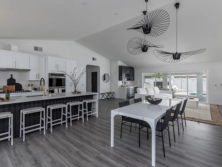8702 E Clarendon Ave — Photo 39